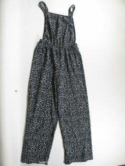 Letní overal pro holky kytkovaný secondhand Letní overal pro holky kytkovaný secondhand