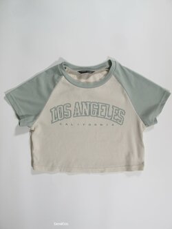 Triko pro holky  smetanovo zelené crop secondhand