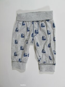 Tepláčky pro kluky šedé s lodičkami secondhand Tepláčky pro kluky šedé s lodičkami secondhand