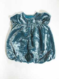 Sametové šaty pro holky zelené secondhand Sametové šaty pro holky zelené secondhand