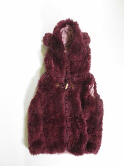 Vesta chlupatá pro holky vínová secondhand Vesta chlupatá pro holky vínová secondhand