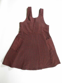 Šaty pro holky červeno černé secondhand Šaty pro holky červeno černé secondhand