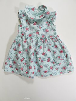 Šaty pro holky kytkované secondhand Šaty pro holky kytkované secondhand