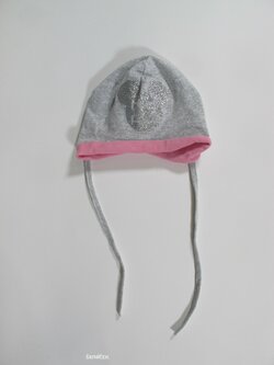 Růžovo šedá čepička pro holky secondhand Růžovo šedá čepička pro holky secondhand