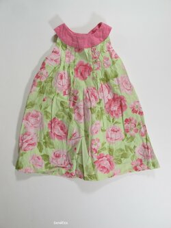 Šaty pro holky kytkované secondhand