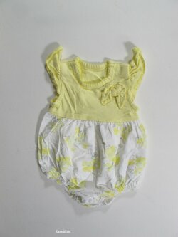 Letní overal s kytkami secondhand Letní overal s kytkami secondhand