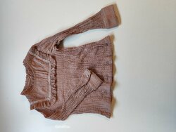 Halenka pro holky hnědá s volánky a dl. rukávem secondhand Halenka pro holky hnědá s volánky a dl. rukávem secondhand