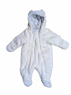 Bilá zimní kombinéza chlupatá pro holky secondhand Primark