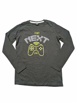 Tmavé triko s obrázkem dlouhý rukáv pro kluky secondhand YFK