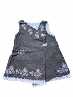 Světle šedé šaty s ozdobou pro holky secondhand Next