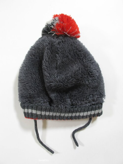 Zimní čepice s bambulí pro kluky secondhand