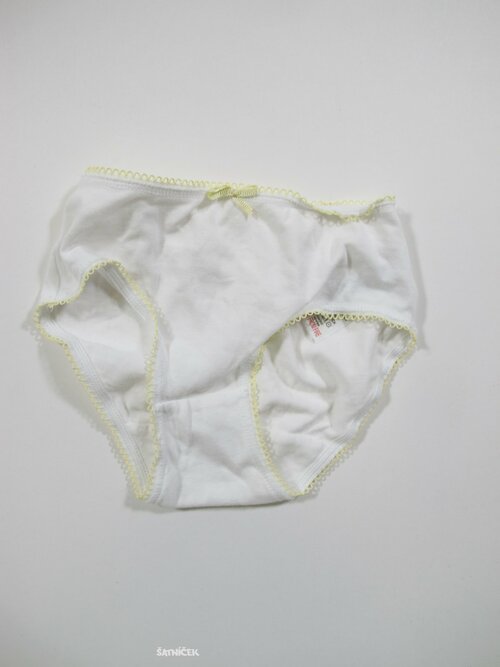 Bílé kalhotky pro holky  secondhand