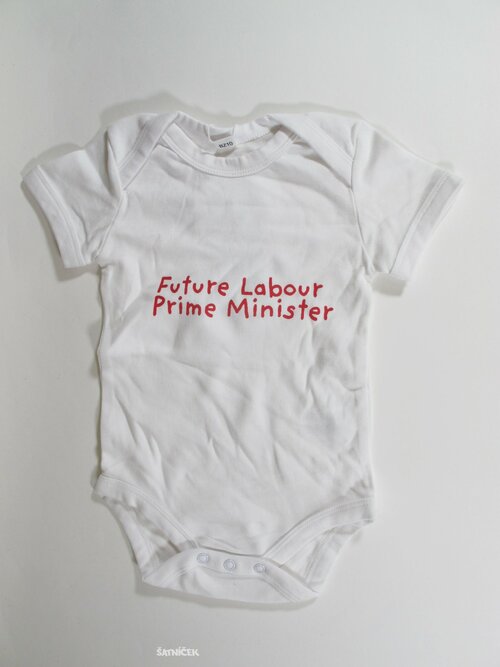 Body bílé pro kluky s nápisem outlet