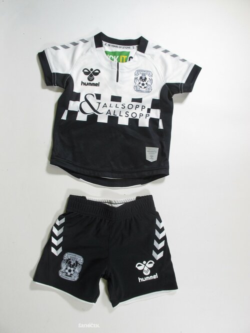 Dresové triko a kratasy pro kluky černo bílé secondhand