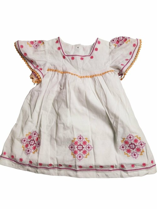 Bílé šaty s vyšívanými vzory outlet George