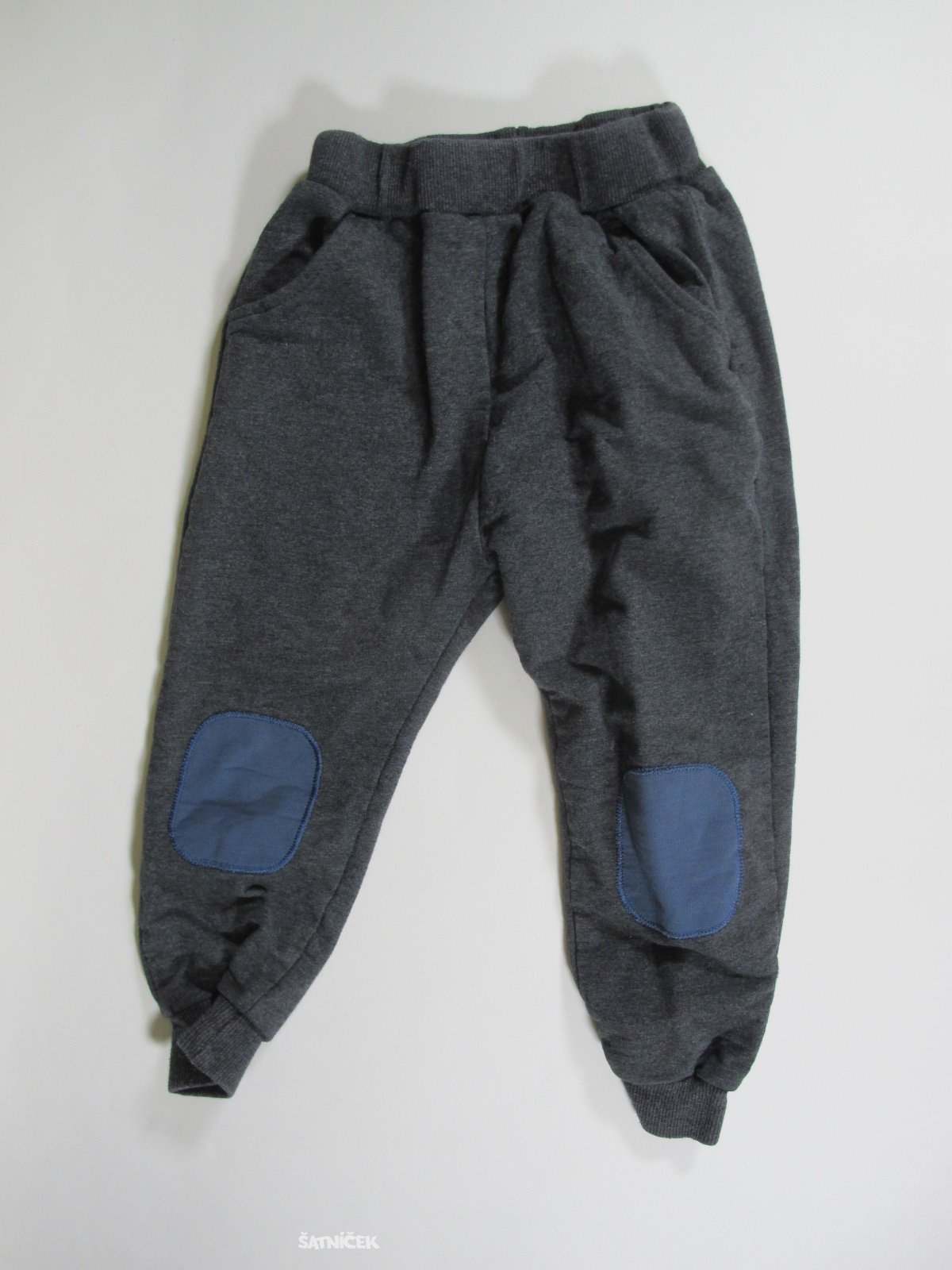 Šedé tepláky pro kluky secndhand