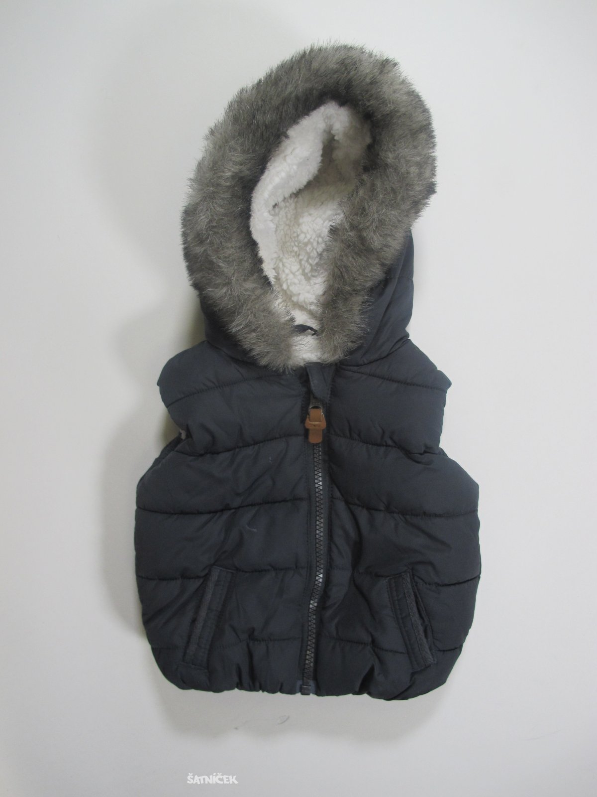 Šedá vesta pro kluky  secondhand