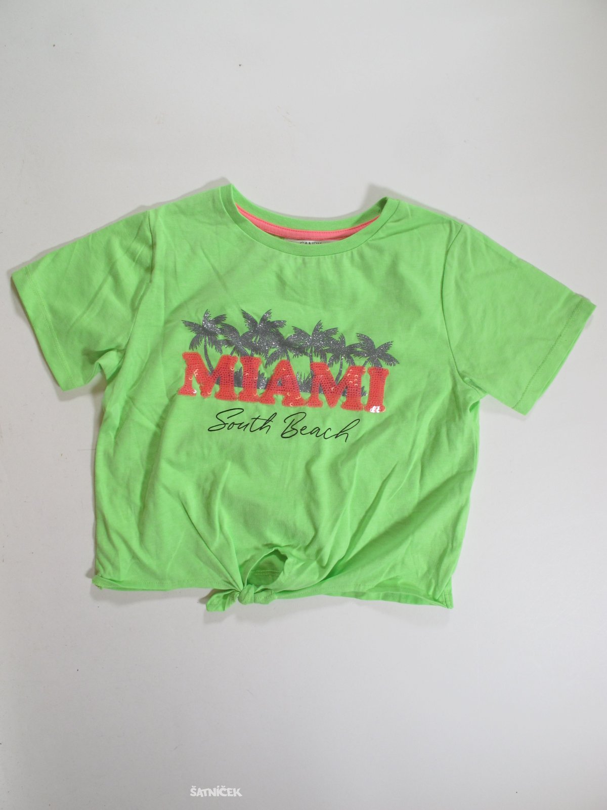 Triko zelené crop pro holky secondhand 