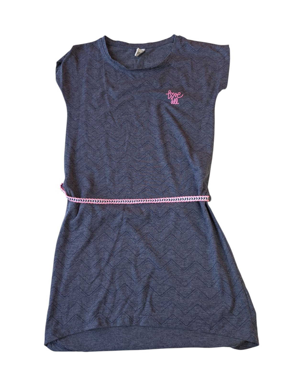 Tmavé šaty se vzorem a páskem pro holky secondhand Yigga