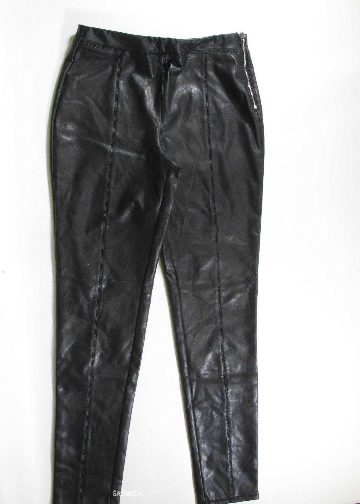 Černé koženkové kalhoty pro holky secondhand