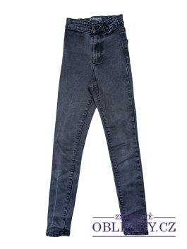 Zvětšit černé skinny džíny pro holky secondhand Primark