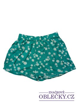Zvětšit Zelené kraťasy s kytičkami pro holky secondhand H&M