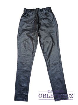 Zvětšit Černé koženkové kalhoty pro holky secondhand Primark